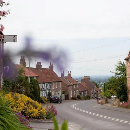 2 Bed In Easingwold 84001 *